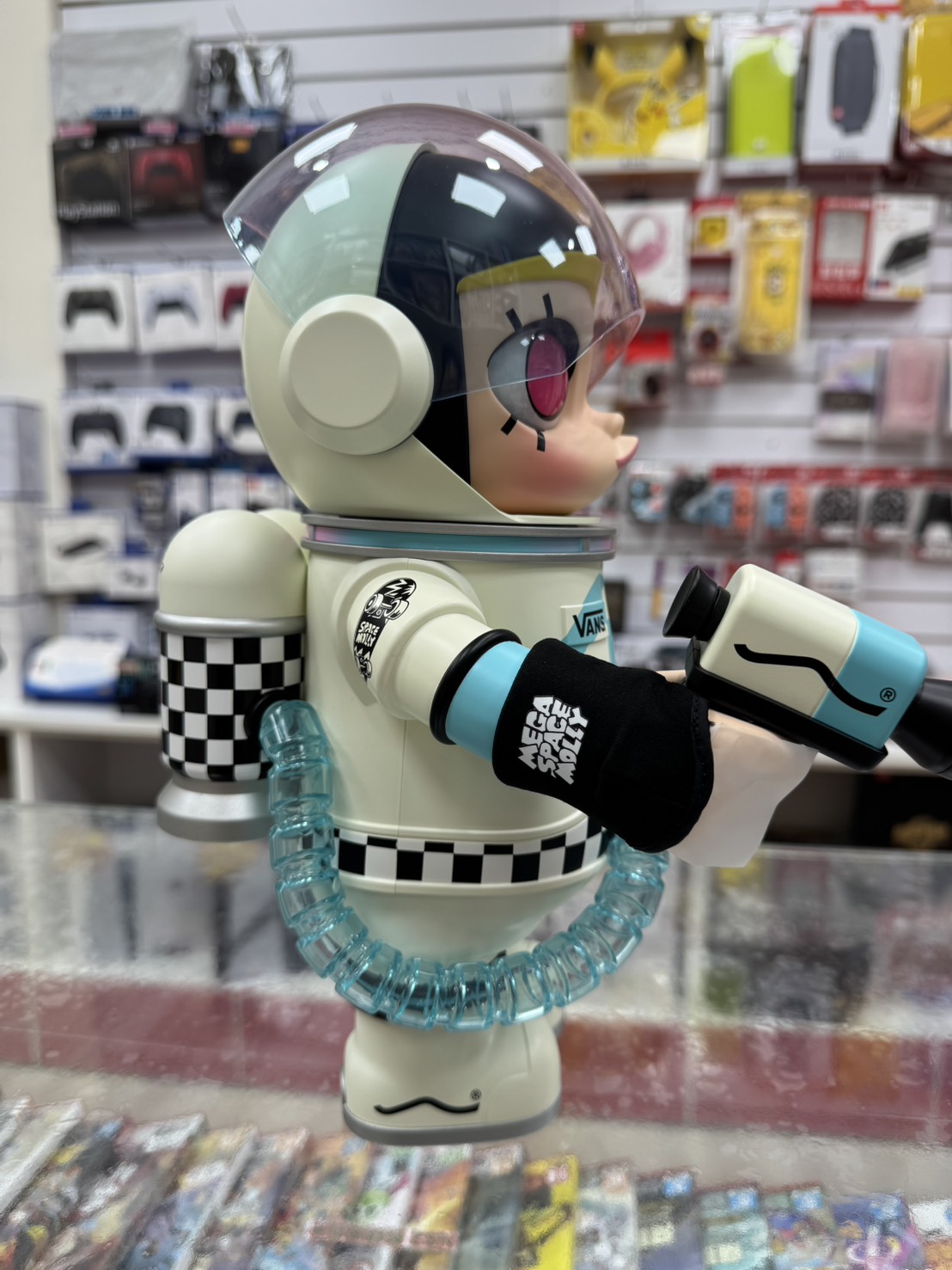 POPMART 泡泡瑪特】MEGA SPACE MOLLY × VANS 400% 公仔泡泡瑪特全新盲