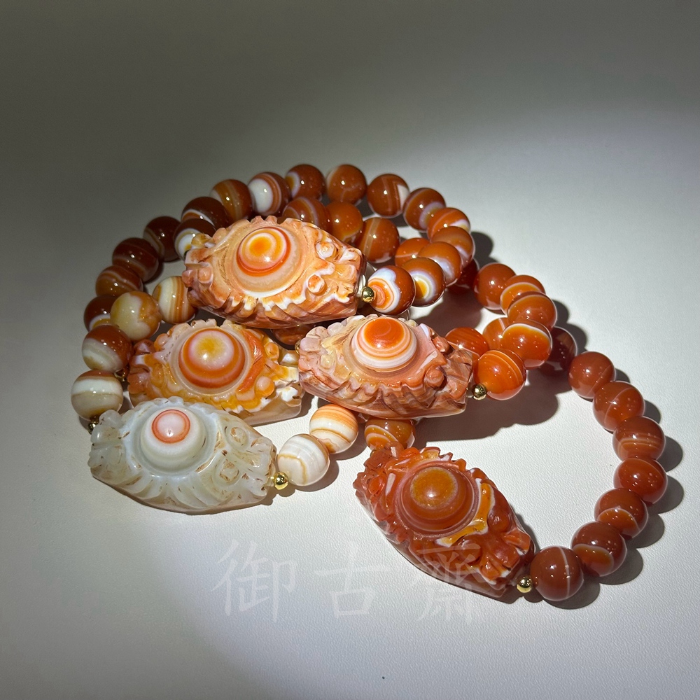 御古齋】天然九頁岩瑪瑙雙龍拱珠雪天眼紅天珠手珠手鍊佛教聖物避邪鎮煞